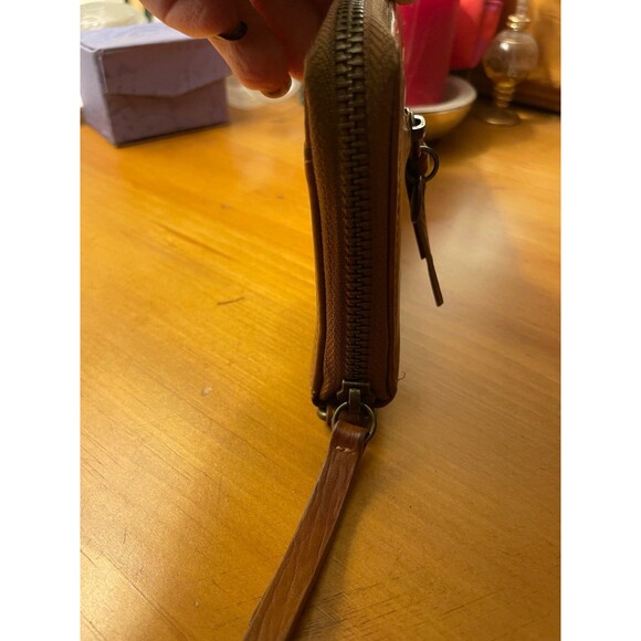 Lucky Brand Zip-around Leather Wallet Camel Color Cardholder Billfold - Picture 4 of 9